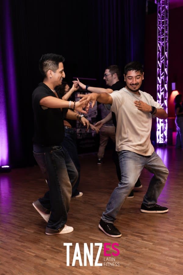 Bachata Unit Vol. 2 — bachata class photo 4 at Esslingen am Neckar